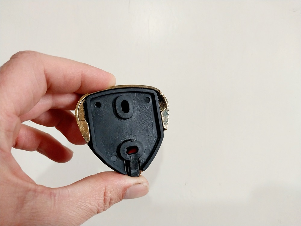 نگهدارنده شلنگ توالت