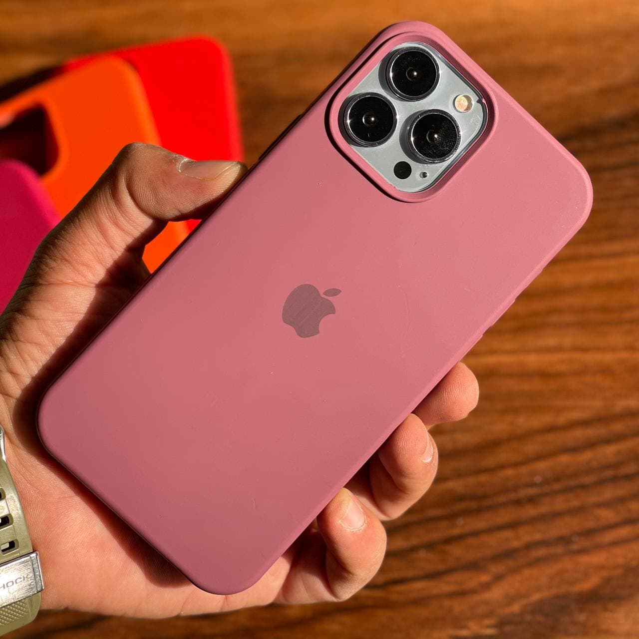 قاب سیلیکونی آیفون سری ۱۳