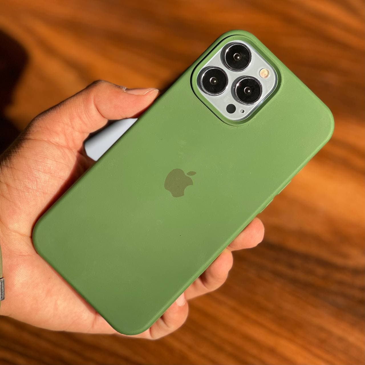 قاب سیلیکونی آیفون سری ۱۳