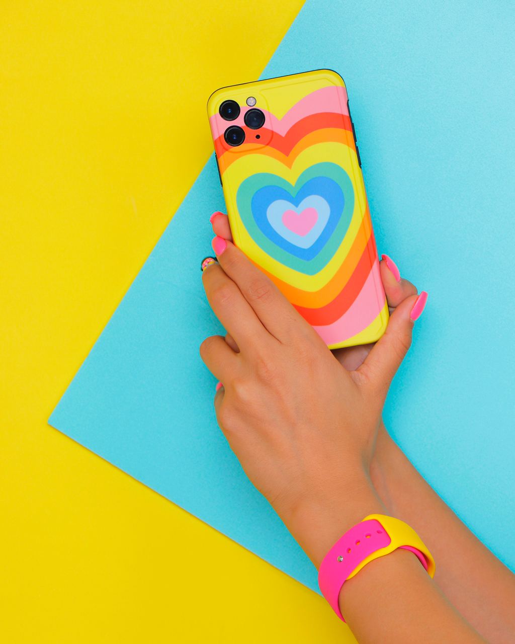 قاب رنگین کمان قلبی