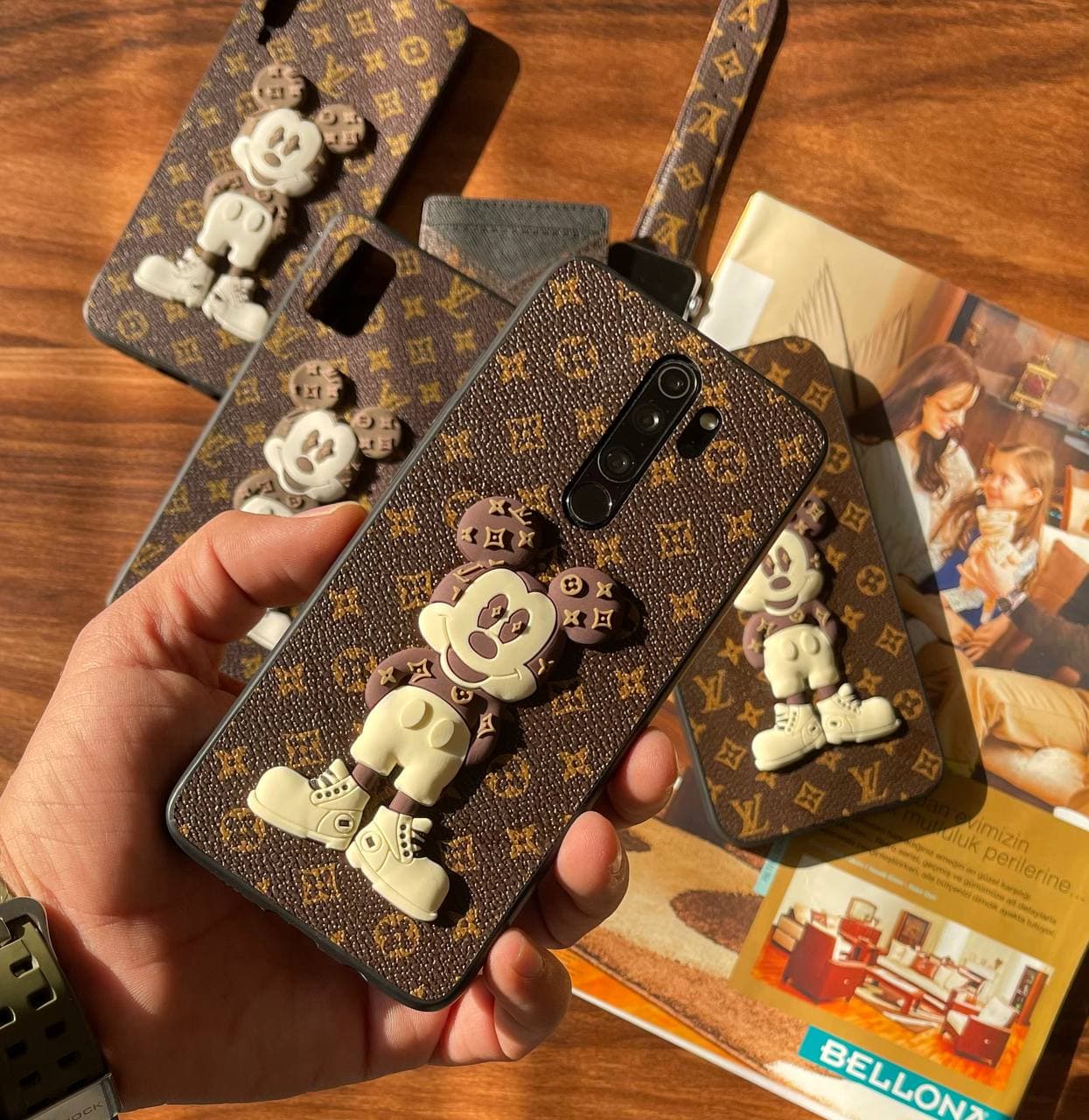 قاب LV عروسک برجسته