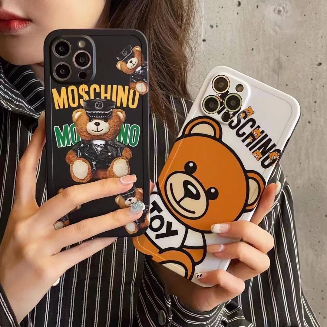 قاب آیفون طرح خرس ماسچینو Moschino