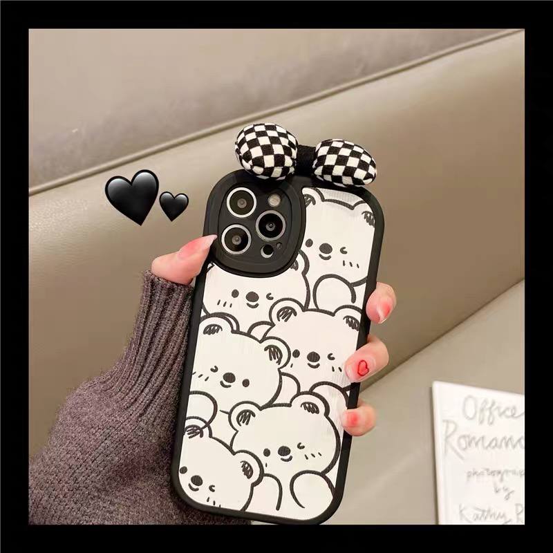 قاب آیفون طرح خرس گرافیتی