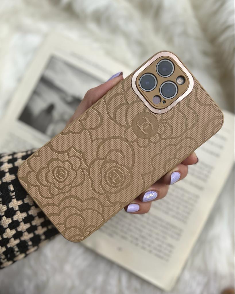 قاب موبایل آیفون شنل کرم طلایی داغی کرم طلایی