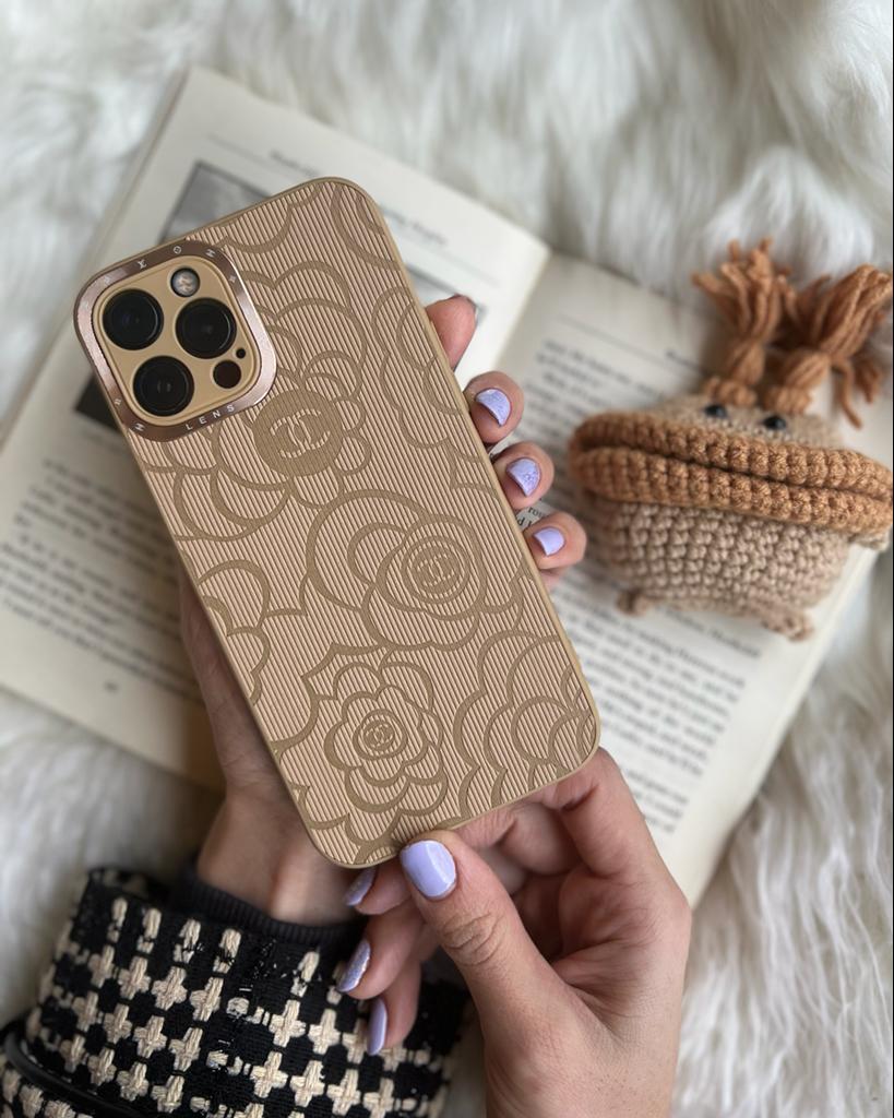 قاب موبایل آیفون شنل کرم طلایی داغی کرم طلایی