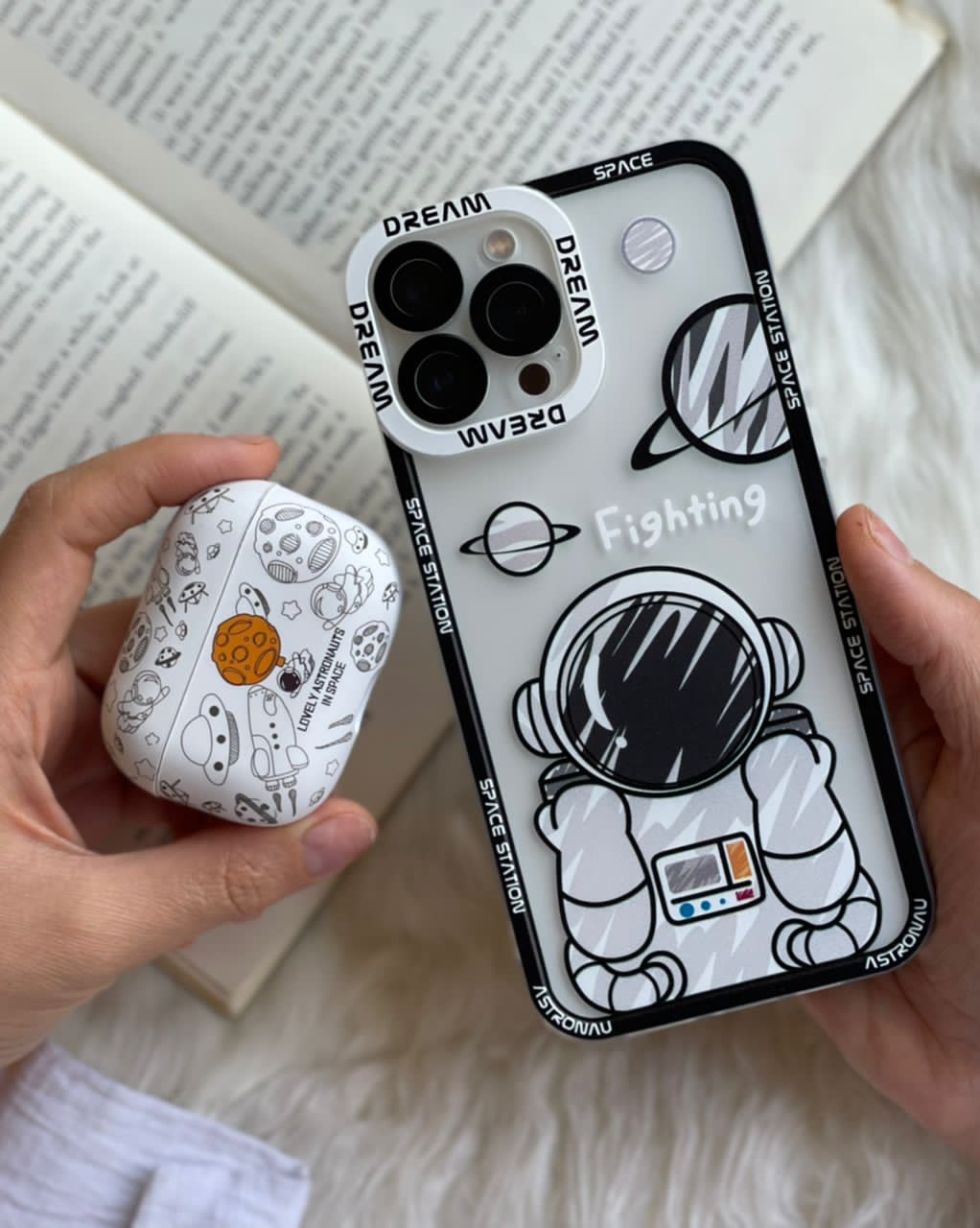 کاور ایرپاد ایستگاه فضایی هابل سفید