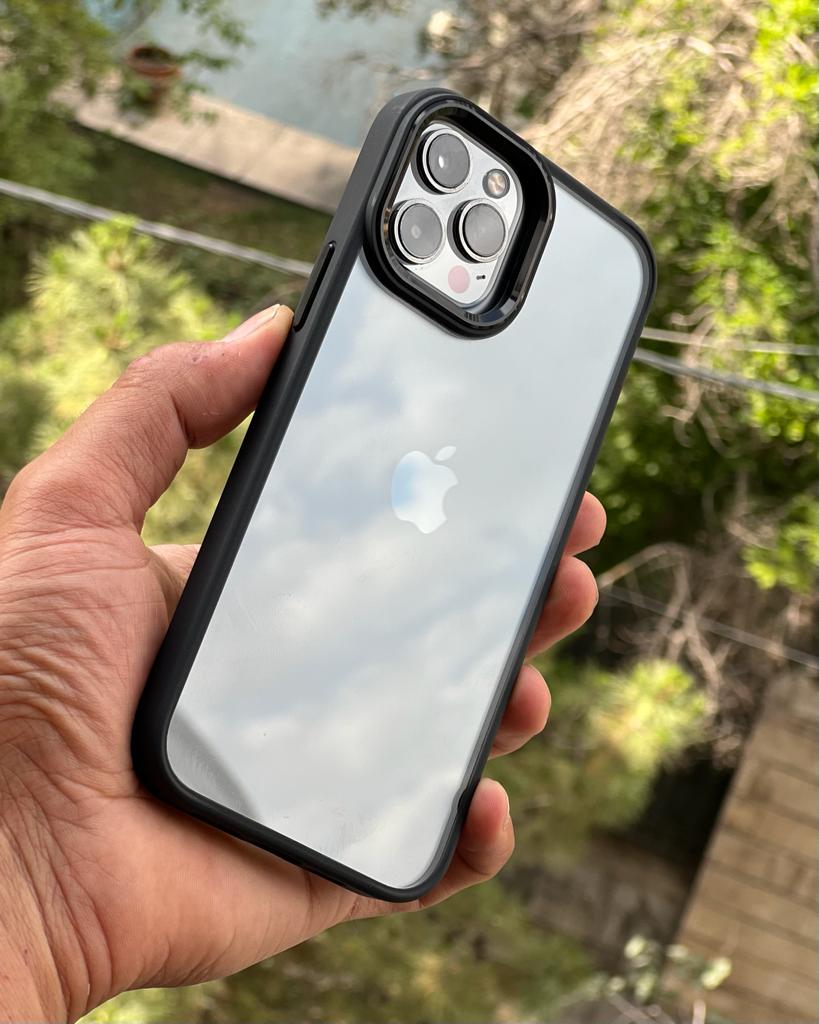 قاب آیفون متال لنز پشت بی رنگ دور سیلیکون سبز و مشکی