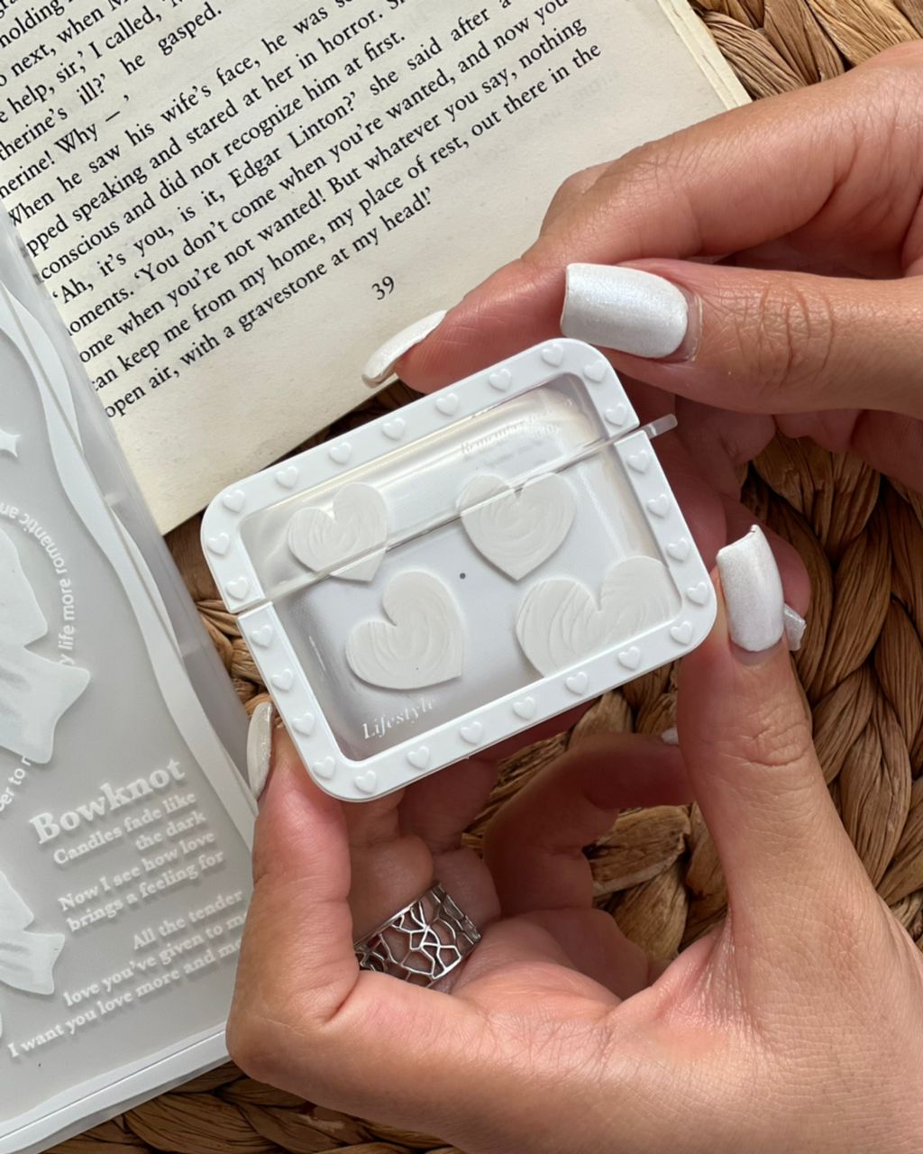 کاور ایرپاد قلب یخی سفید