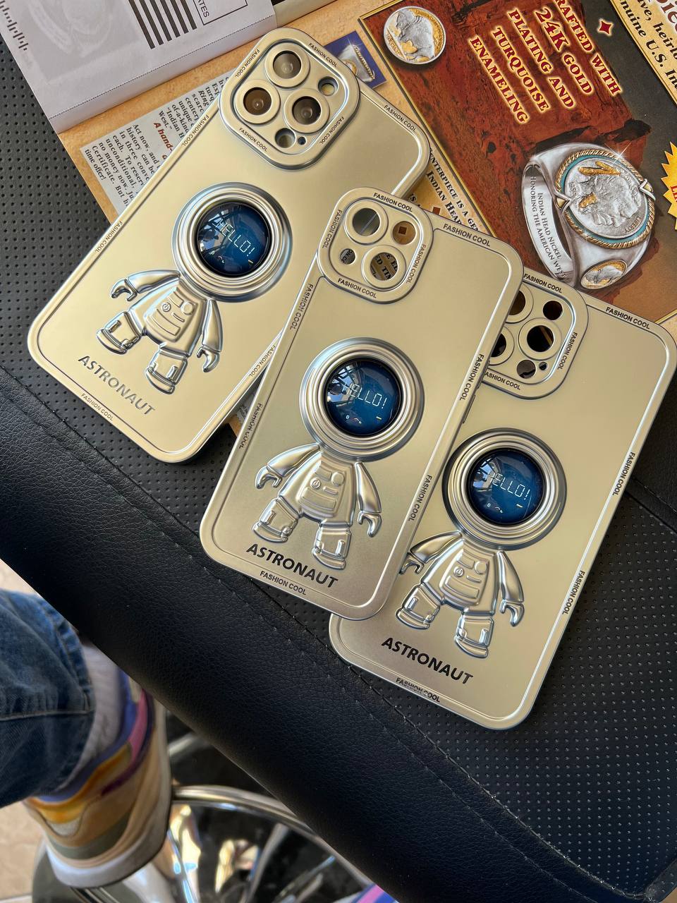 قاب HELLO ROBO فضانورد نقره ای برجسته