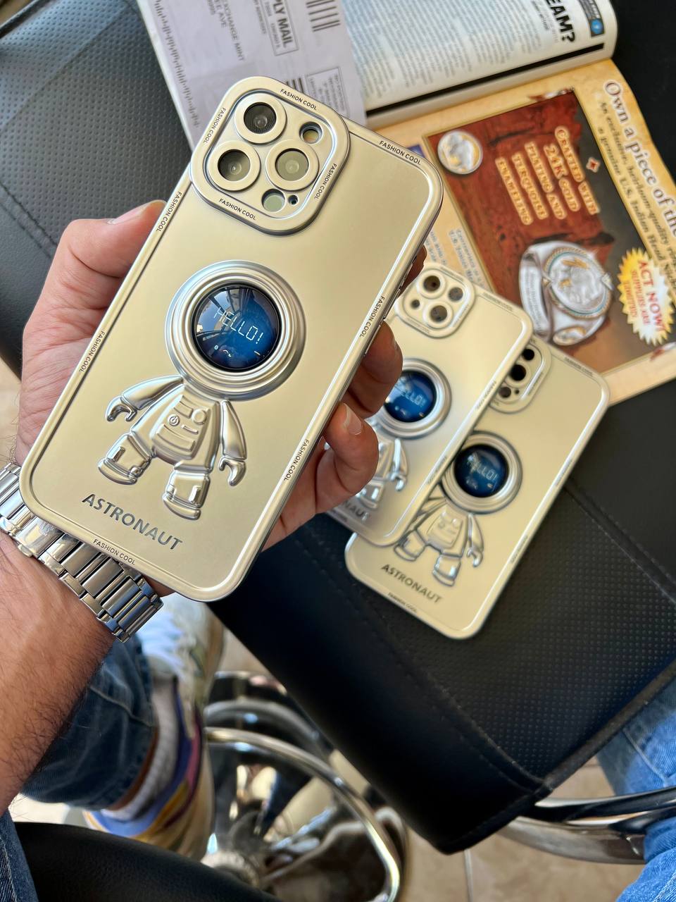 قاب HELLO ROBO فضانورد نقره ای برجسته