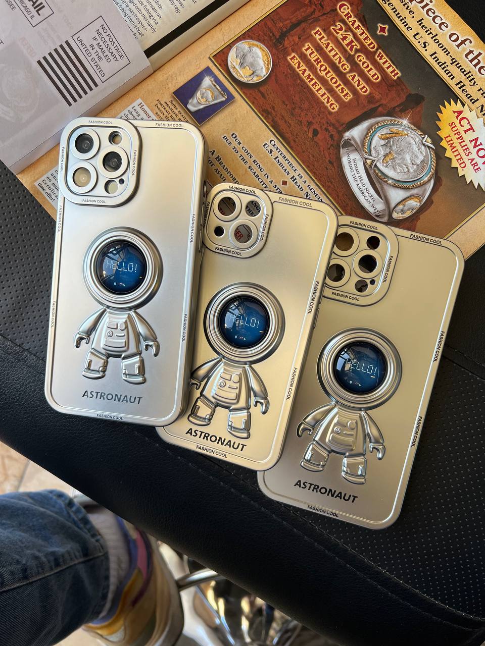 قاب HELLO ROBO فضانورد نقره ای برجسته