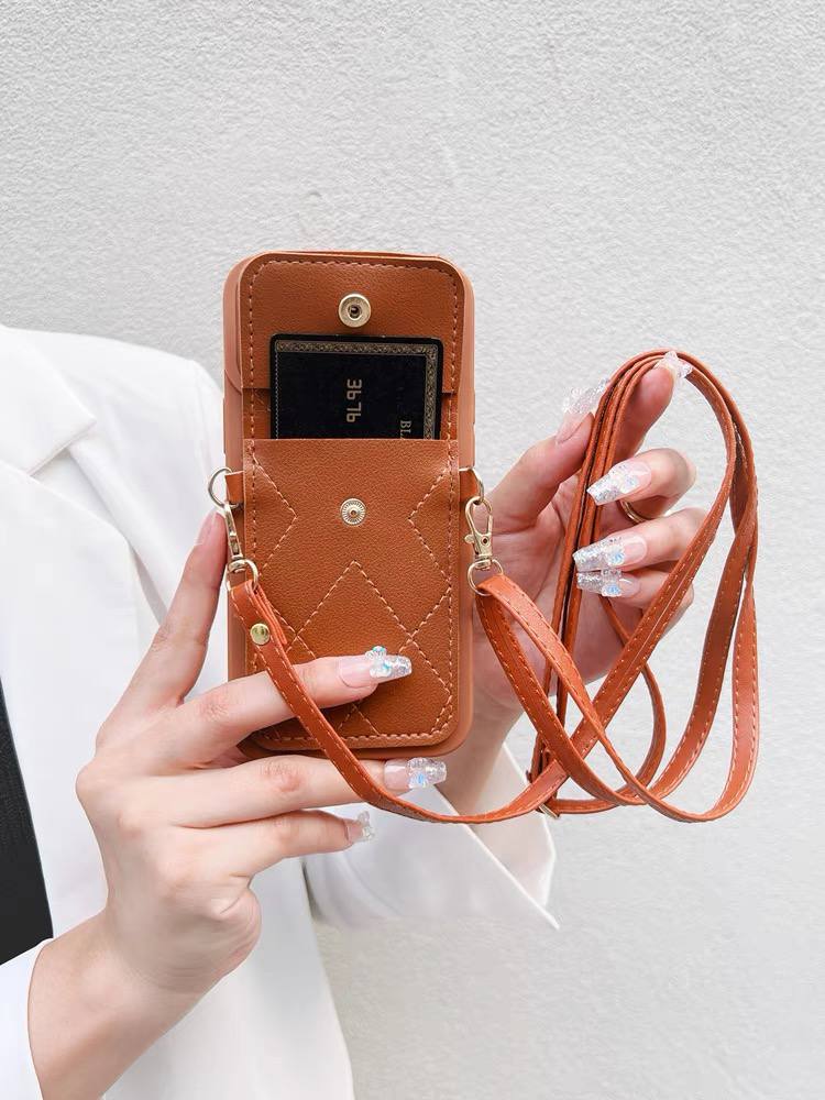 قاب میکی جاکارتی همراه بند چرمی