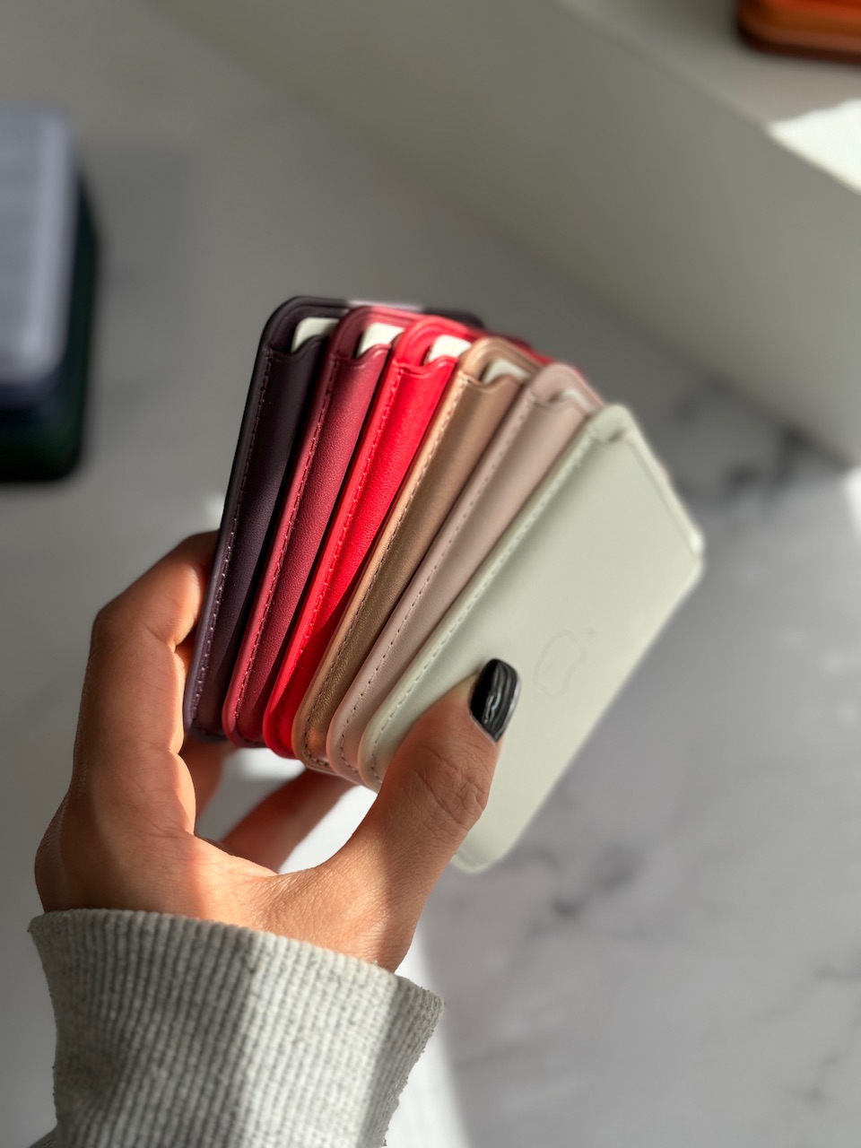 جاکارتی مگ سیف اپل Leather wallet magsafe