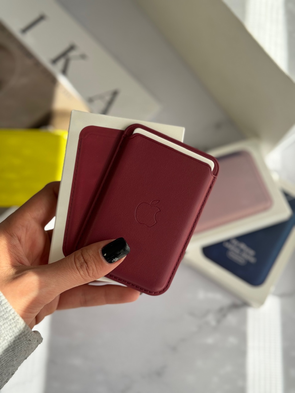 جاکارتی مگ سیف اپل Leather wallet magsafe