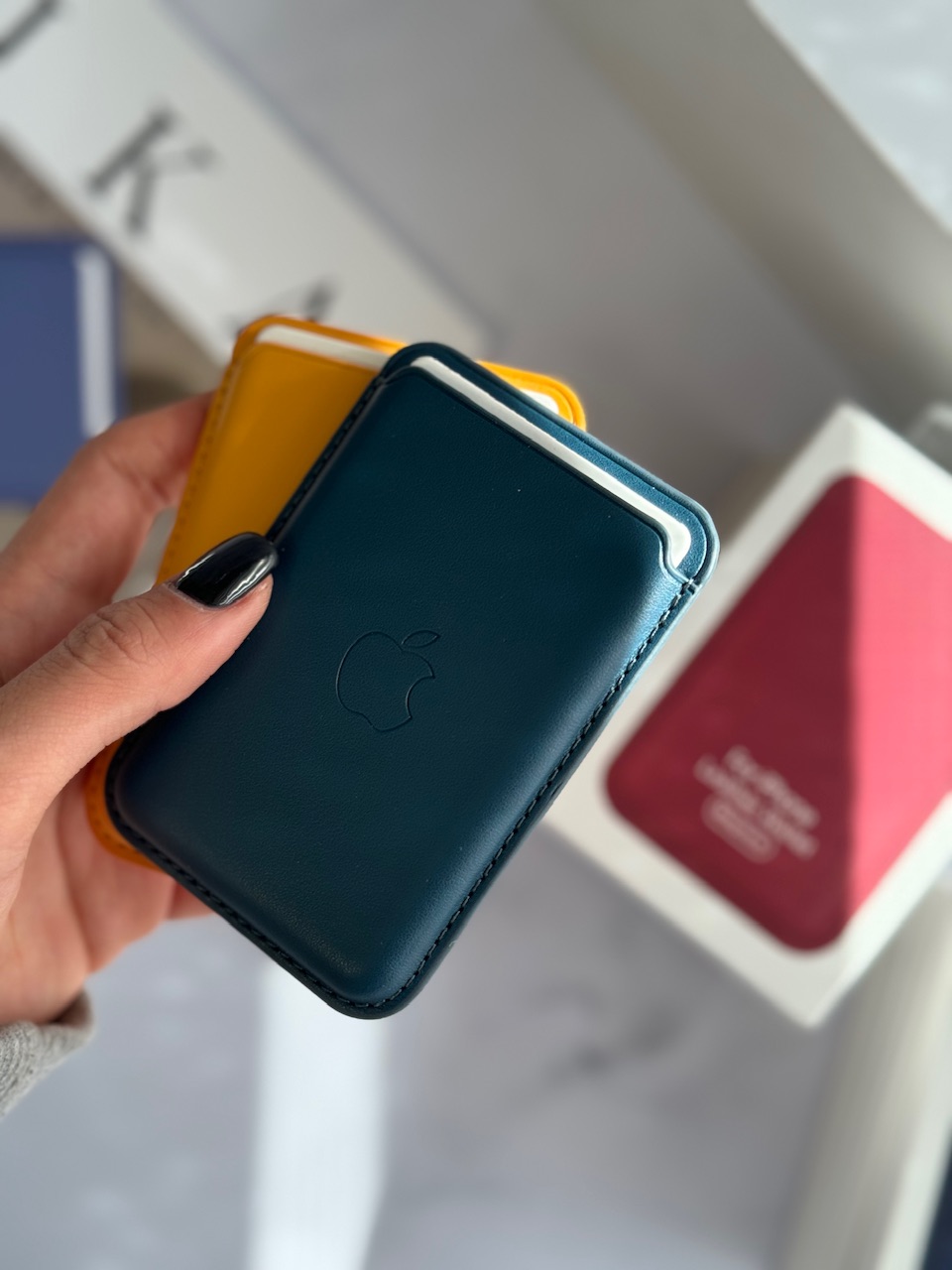 جاکارتی مگ سیف اپل Leather wallet magsafe