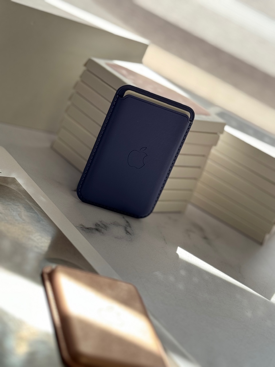 جاکارتی مگ سیف اپل Leather wallet magsafe