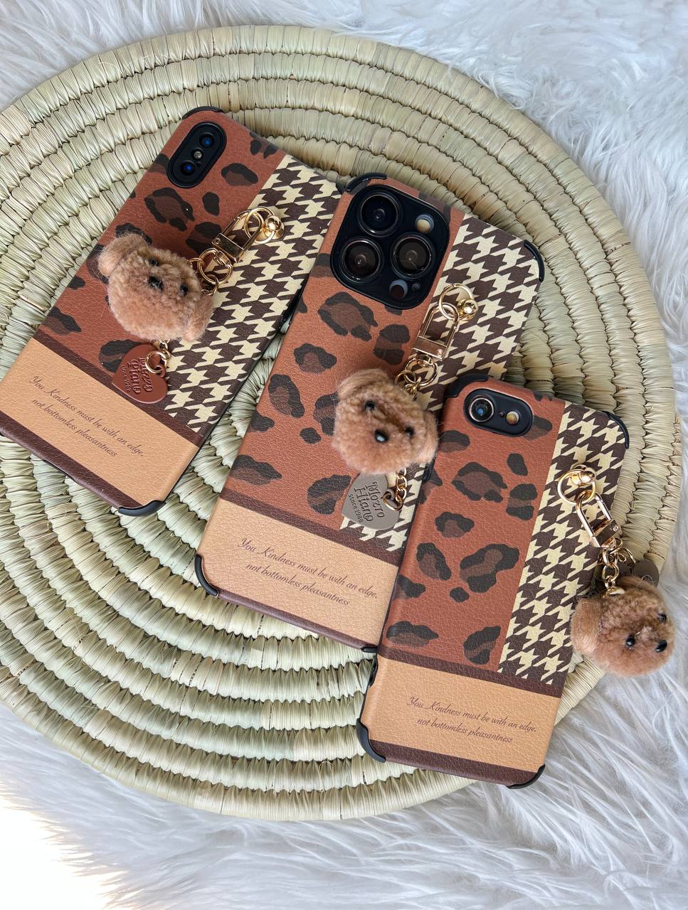 قاب آویز Pomeranian زمینه پلنگی