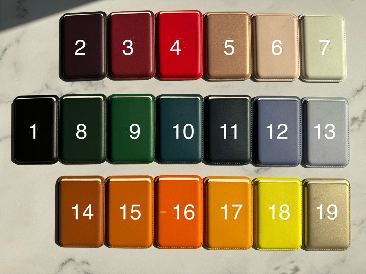 جاکارتی مگ سیف اپل Leather wallet magsafe