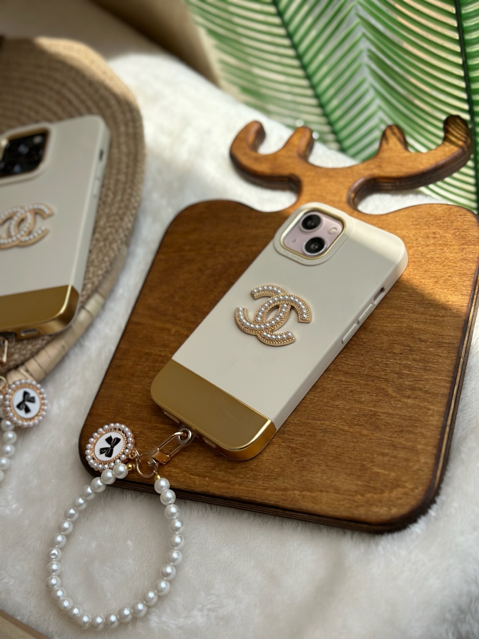 قاب Gold Chanel با آویز مرواریدی