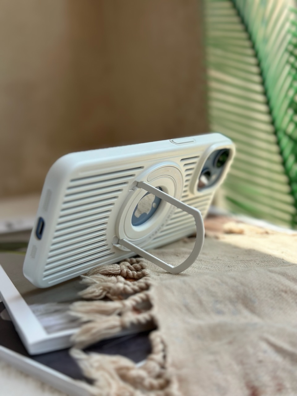 قاب Magnetic Shell برند Cocosini