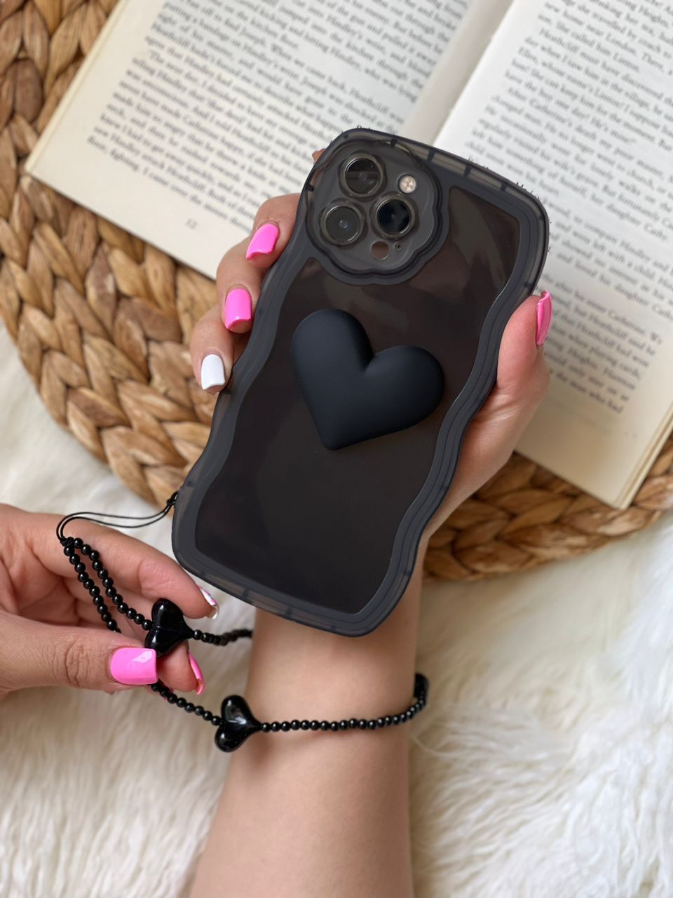 قاب آیفون تک قلب مشکی دودی + بندست قلبی