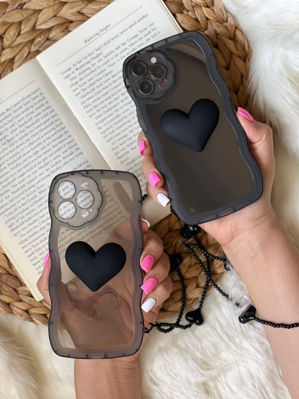 قاب آیفون تک قلب مشکی دودی + بندست قلبی