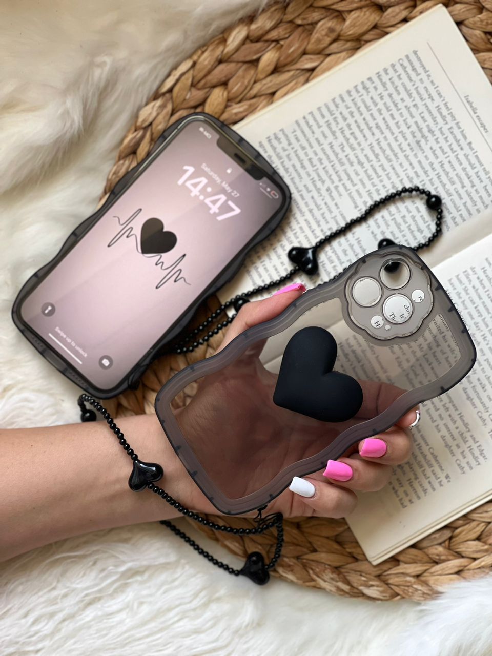 قاب آیفون تک قلب مشکی دودی + بندست قلبی