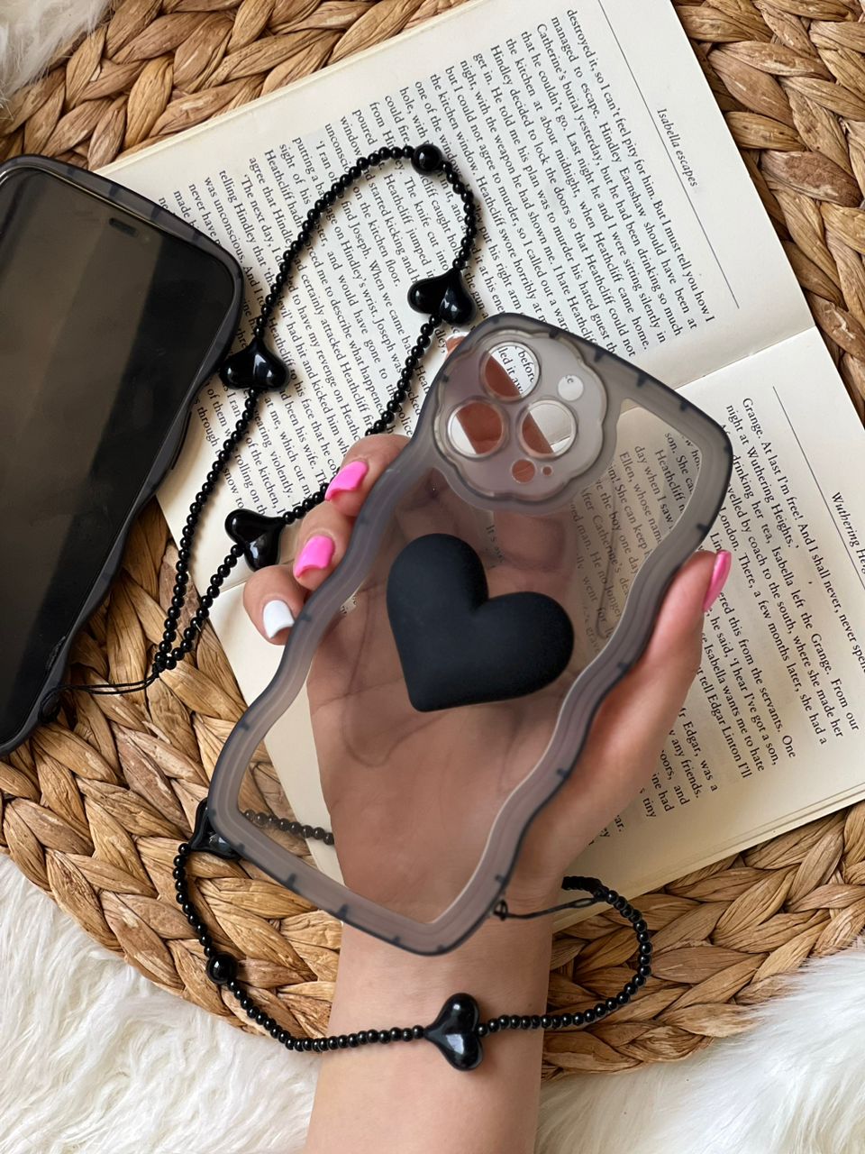 قاب آیفون تک قلب مشکی دودی + بندست قلبی