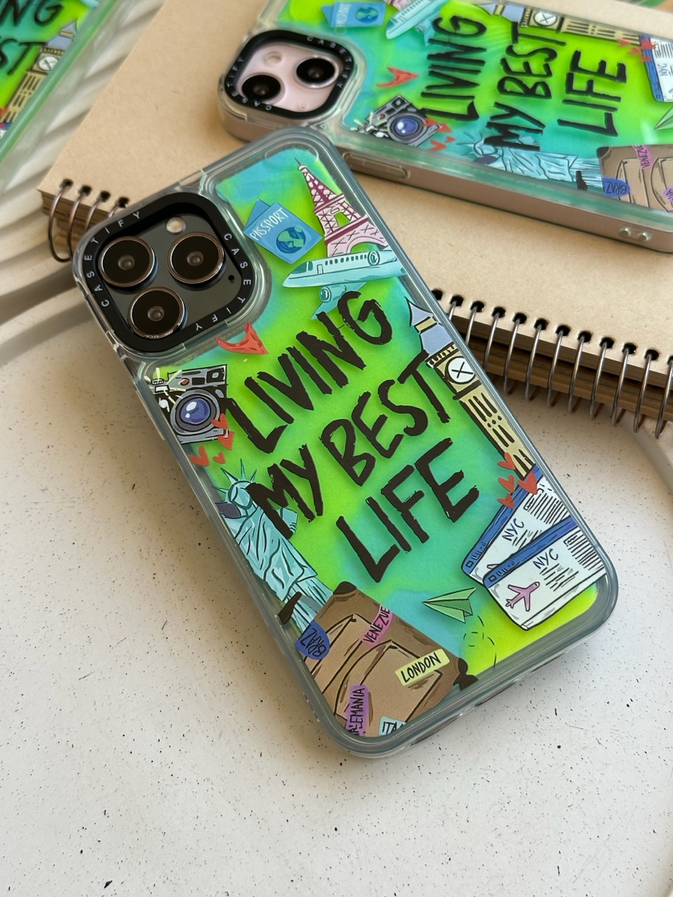 قاب آکواریومی شبرنگ Living My Best Life