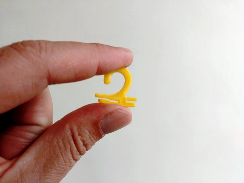 قلاب آویز جوراب