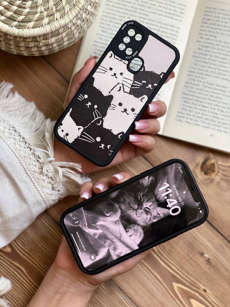 قاب موبایل گربه های کیوت سیاه و سفید محافظ لنزدار