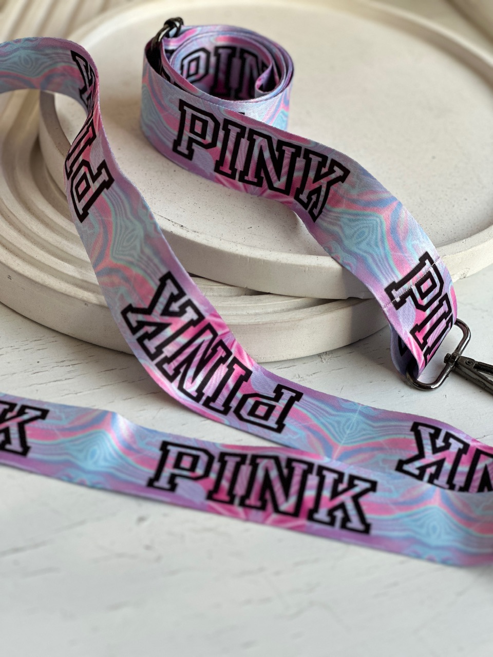 بند گوشی PINK رنگی