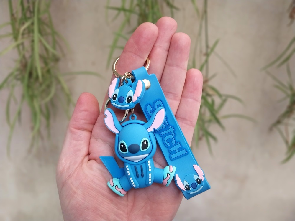 جاکلیدی آویز سیلیکونی طرح استیچ هودی پوش