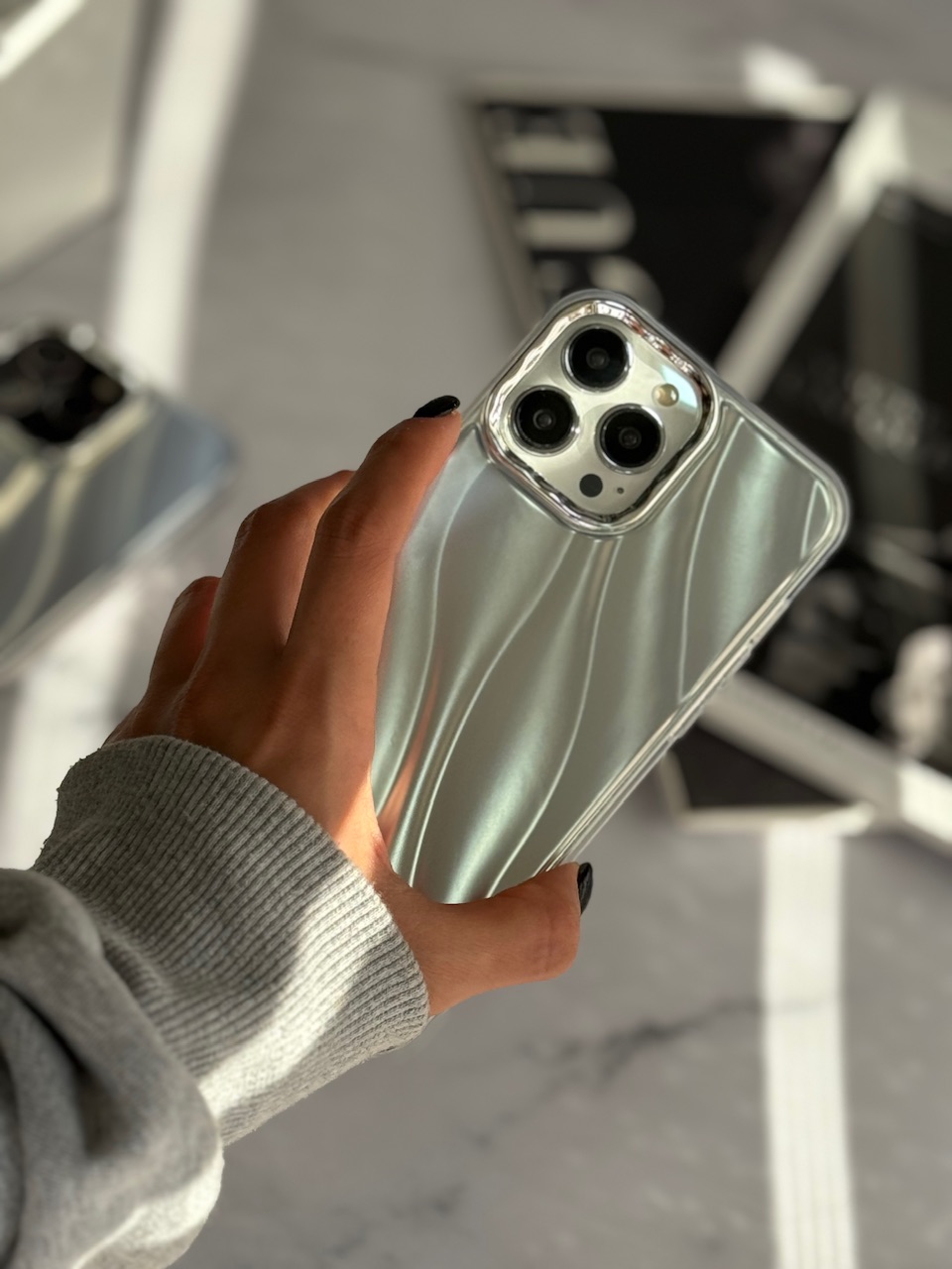 قاب موج نقره ای