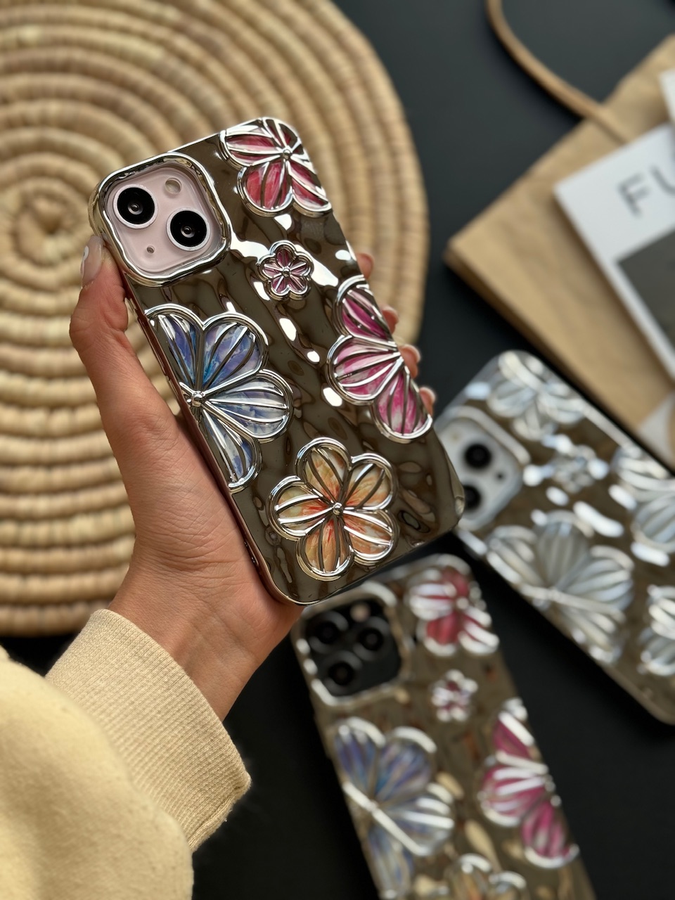 قاب گل رنگی کرومی