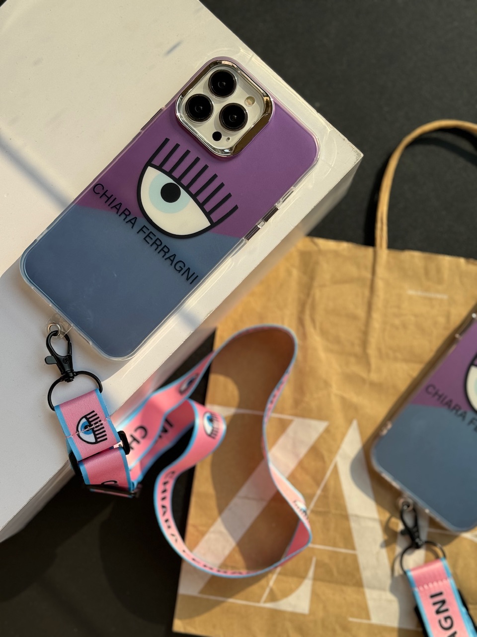 قاب کیارا فرانی دو رنگ با بند