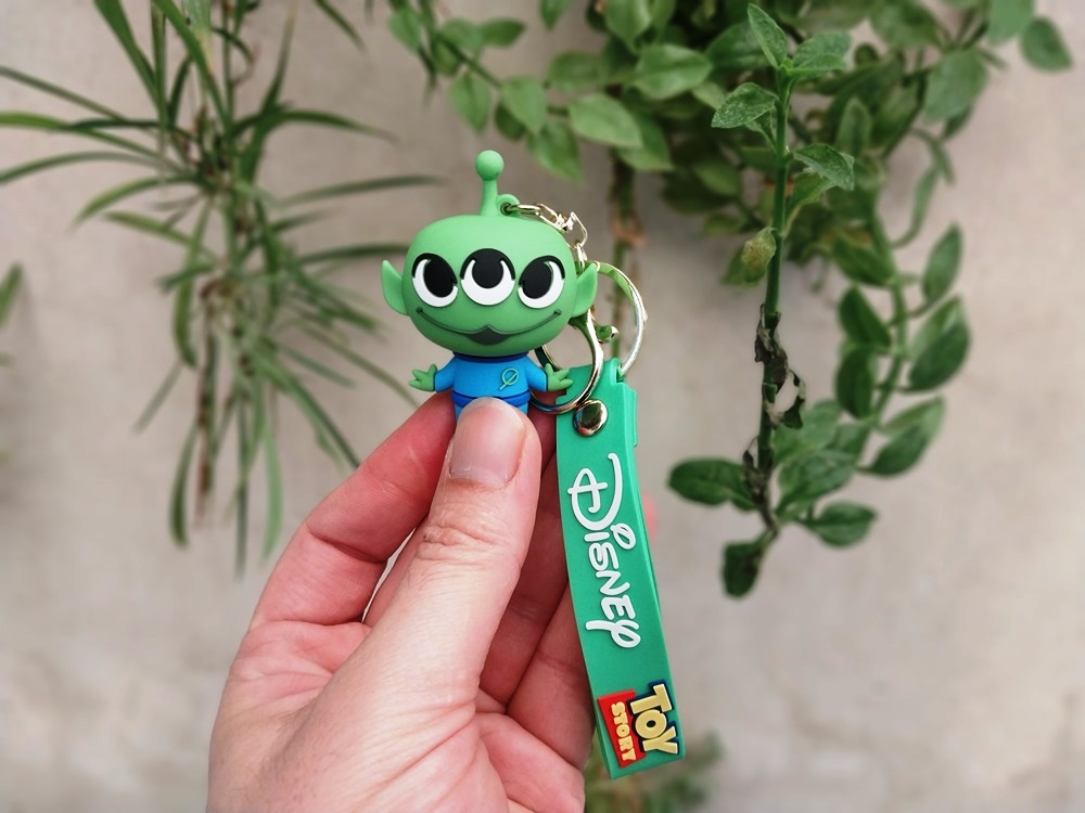 جاکلیدی آویز سیلیکونی طرح آدم فضایی