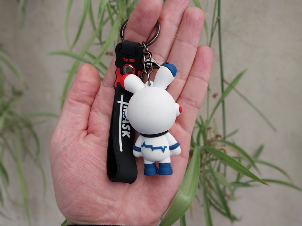 جاکلیدی آویز خرگوش فضانورد