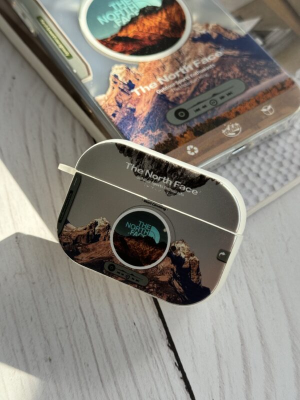 کاور ایرپاد موزیکال The North face