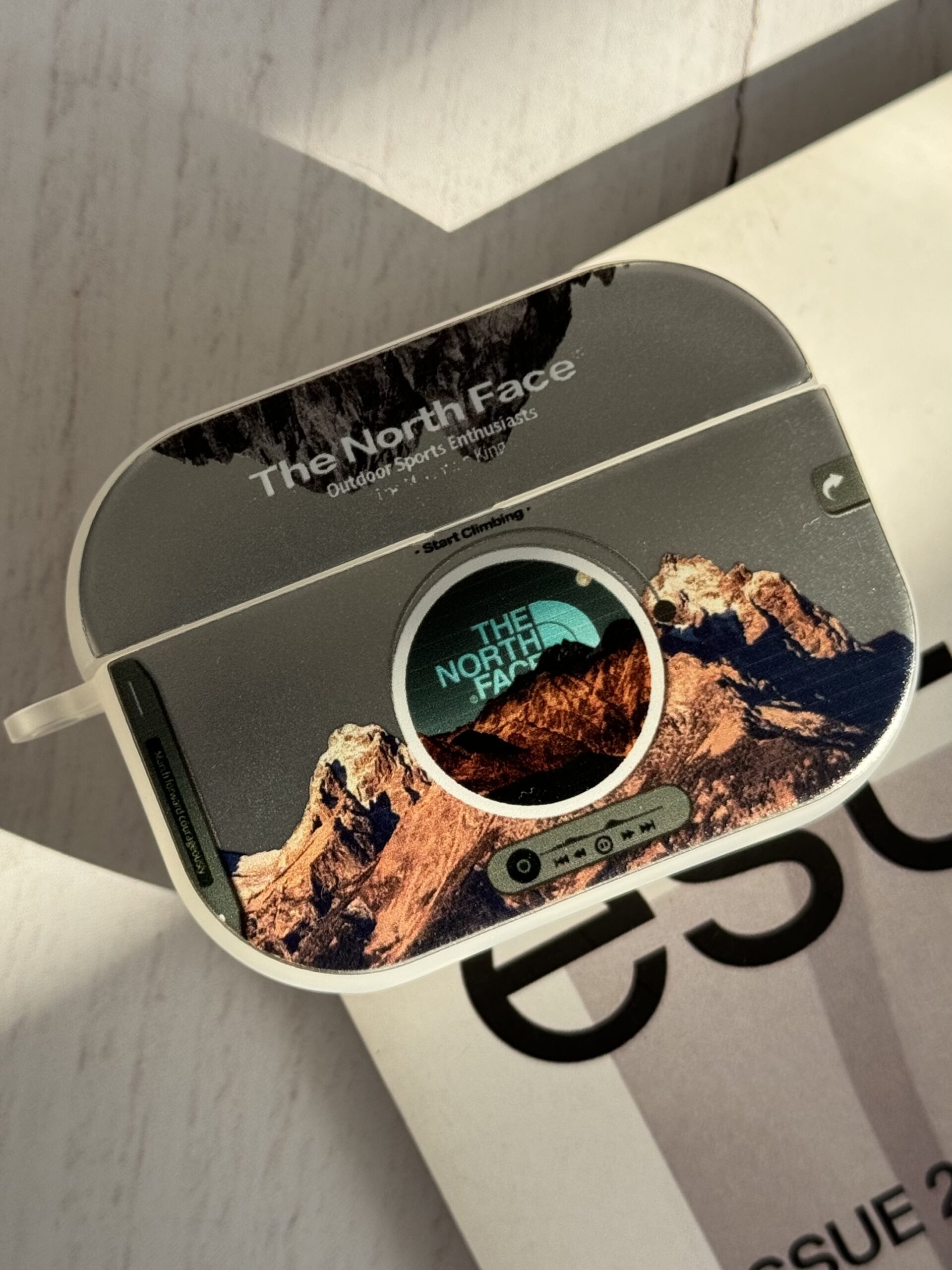 کاور ایرپاد موزیکال The North face