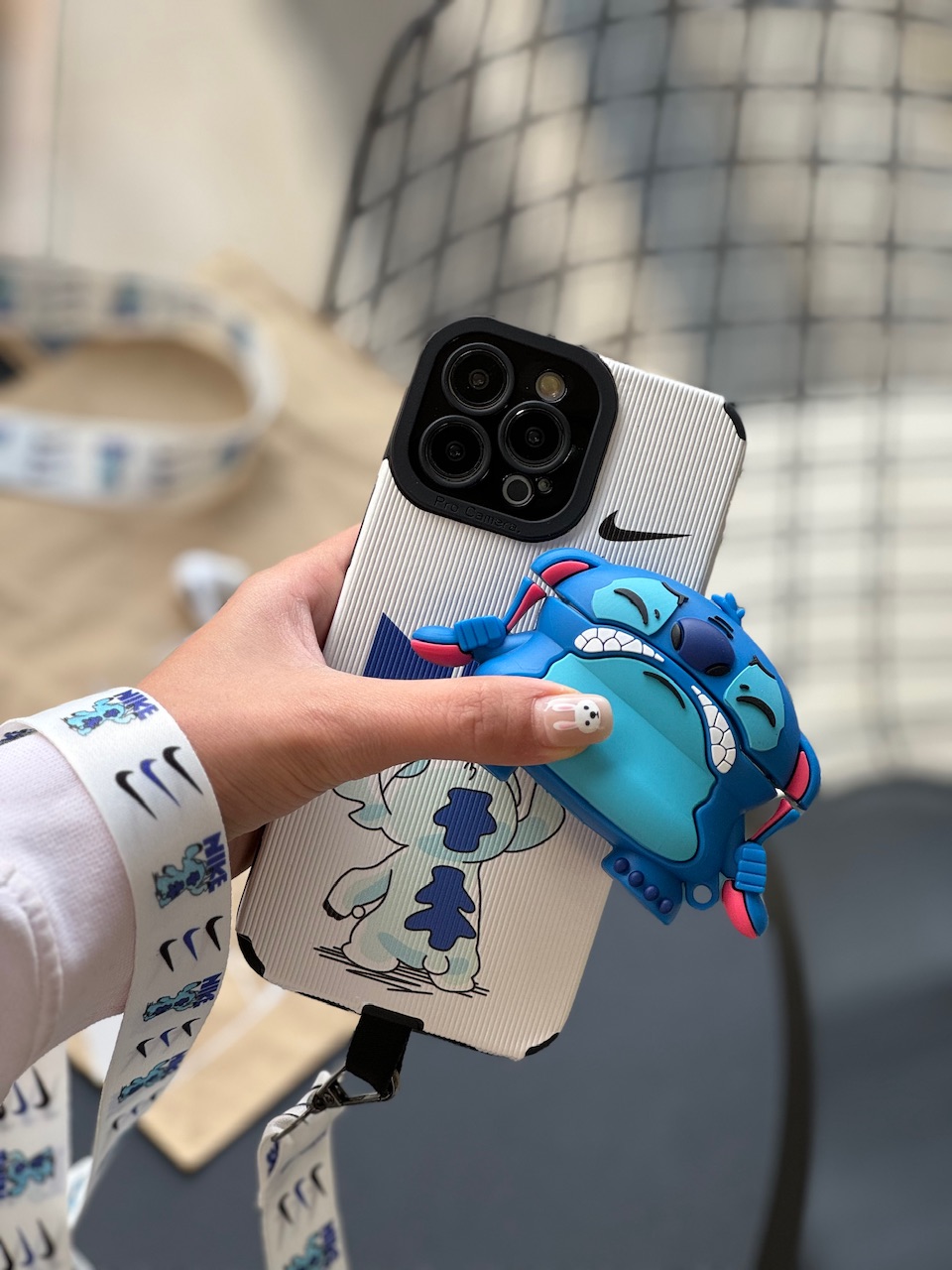 کاور ایرپاد سیلیکونی Crying Stitch