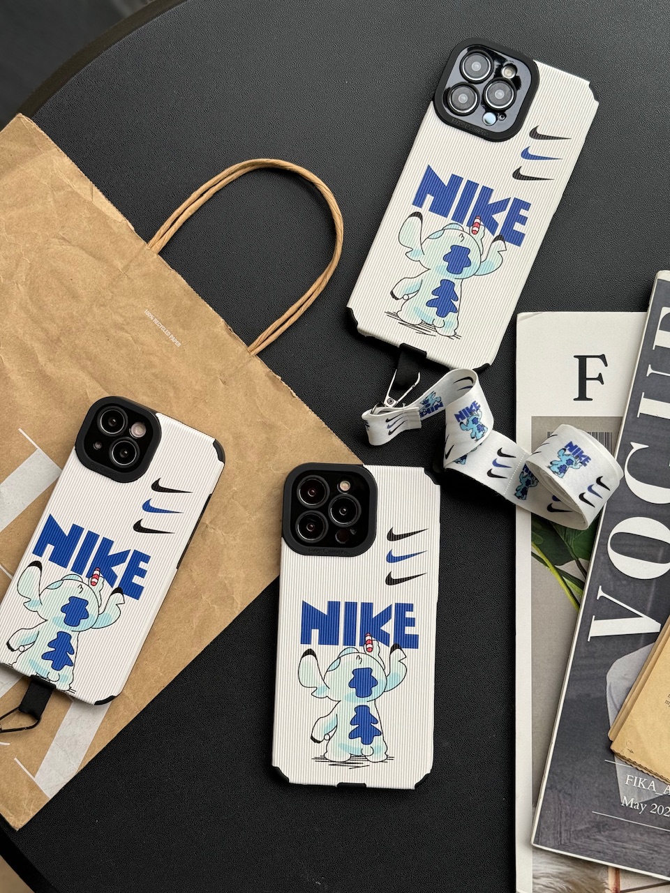 قاب Stitch Nike همراه با بند