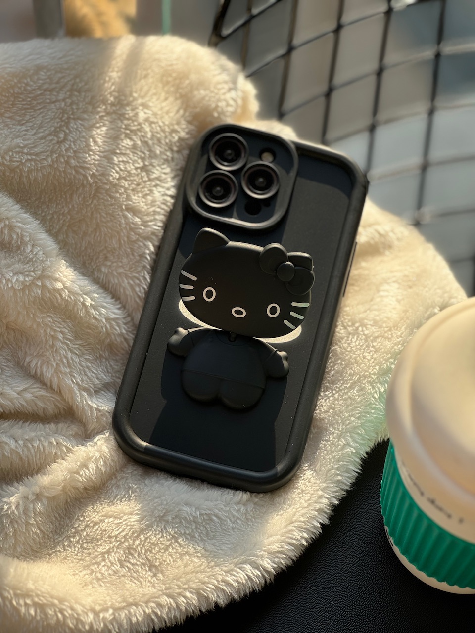 قاب هلوکیتی مشکی استند شو