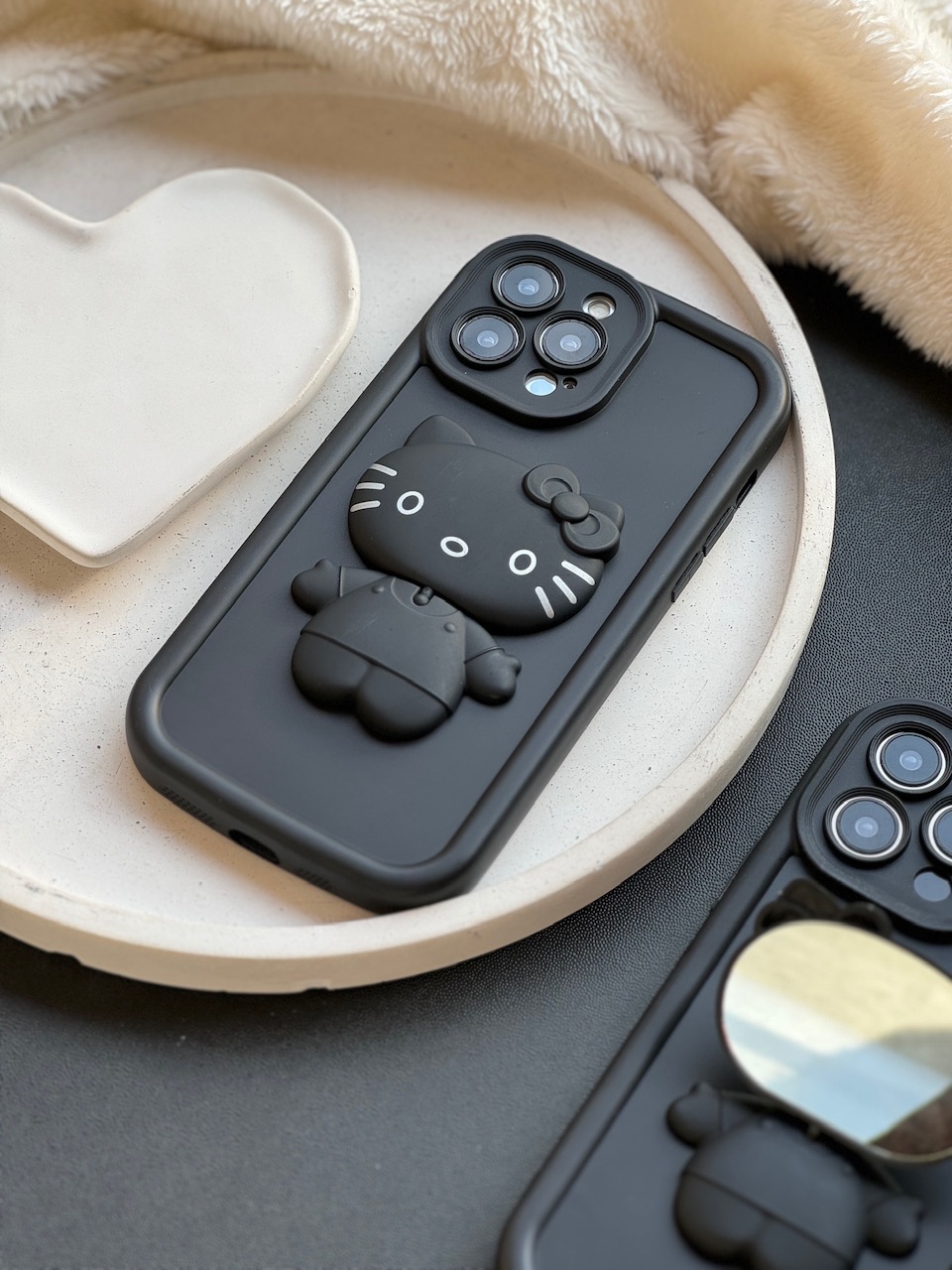 قاب هلوکیتی مشکی استند شو