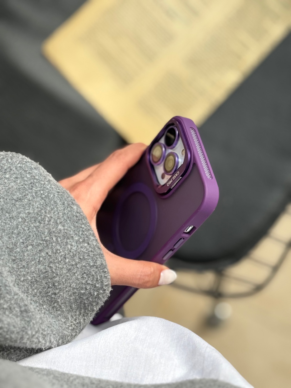 قاب Matte CasePro Lens with MagSafe استند شو با لنز رینگی