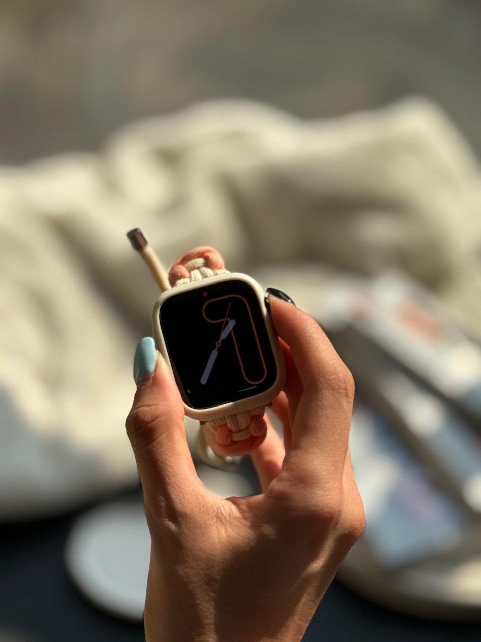 بند اپل واچ بافت گلبهی کنفی با گارد کرم