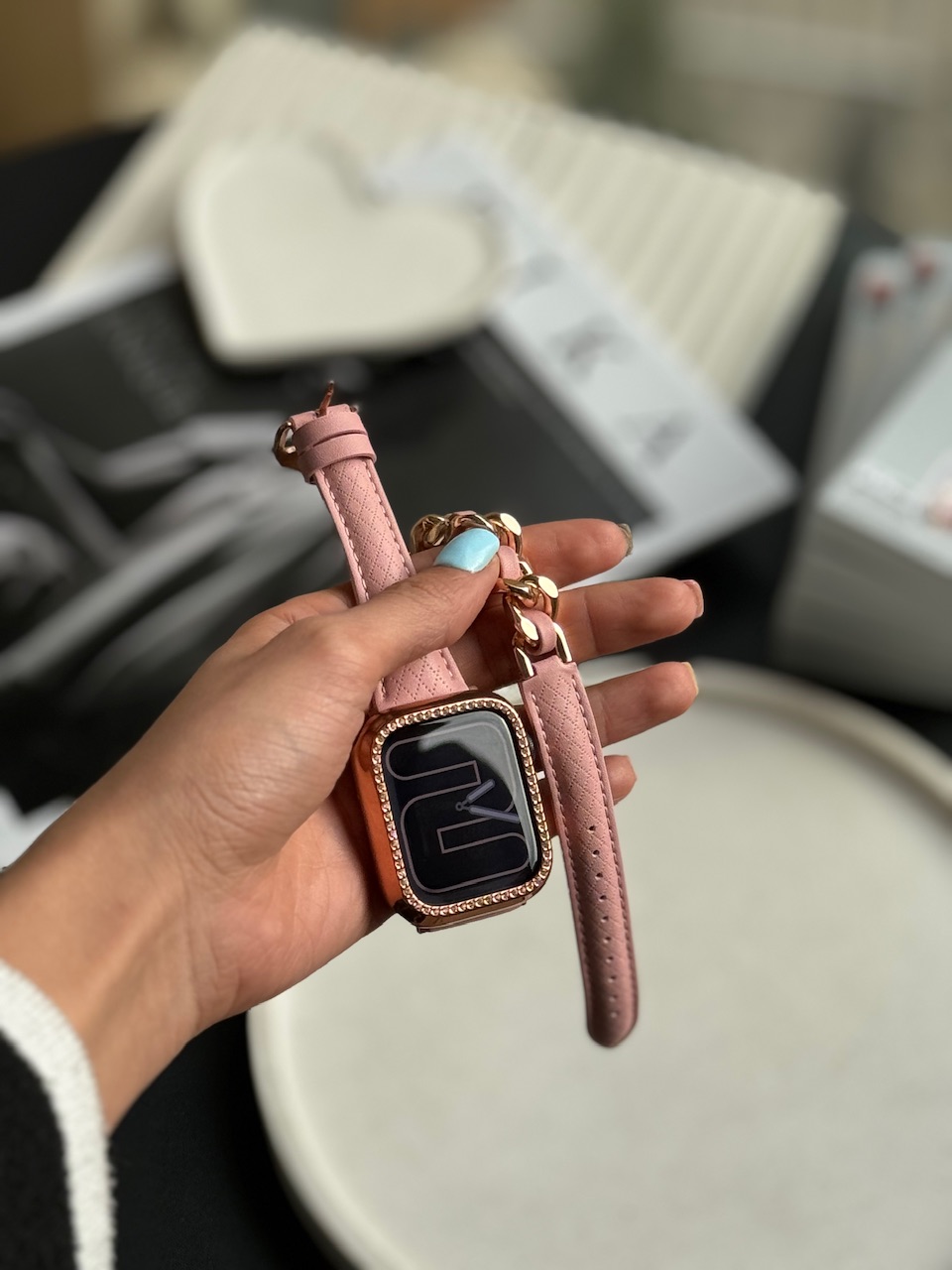 بند اپل واچ چرم کارتیر سانتوس همراه با گارد نگین دار