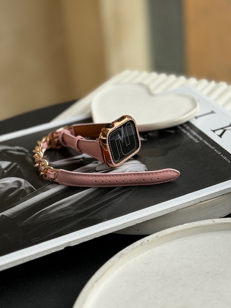 بند اپل واچ چرم کارتیر سانتوس همراه با گارد نگین دار