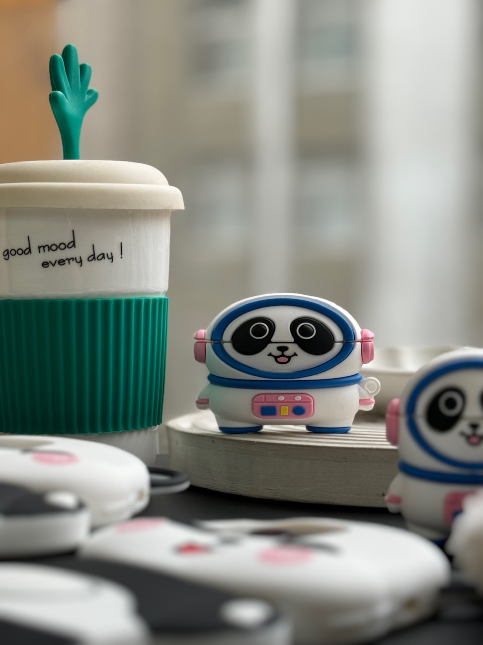 کاور ایرپاد فضانورد پاندا