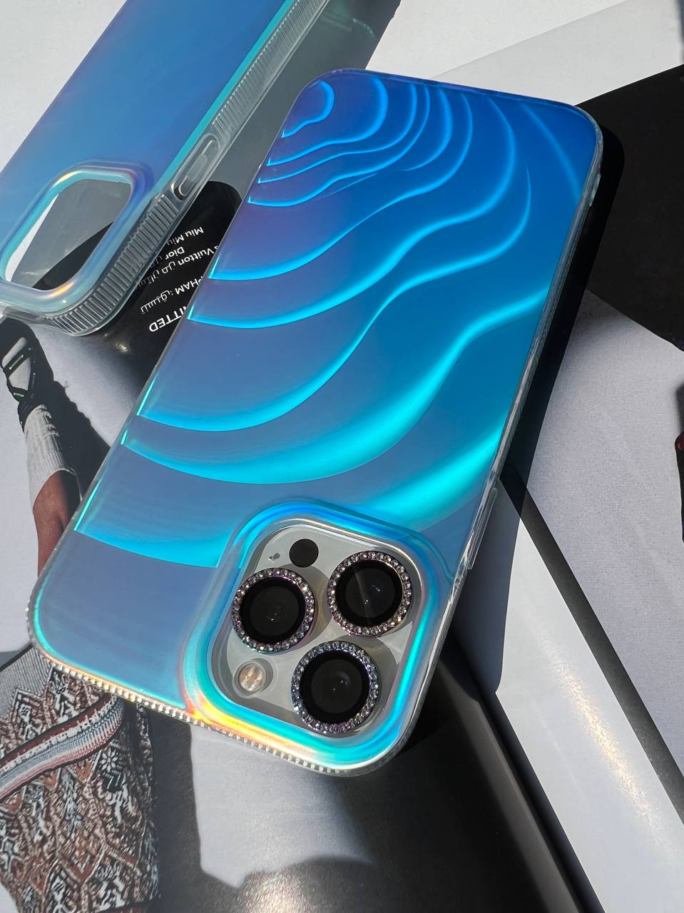 قاب موج هلوگرامی همراه با محافظ لنز هفت رنگ هدیه